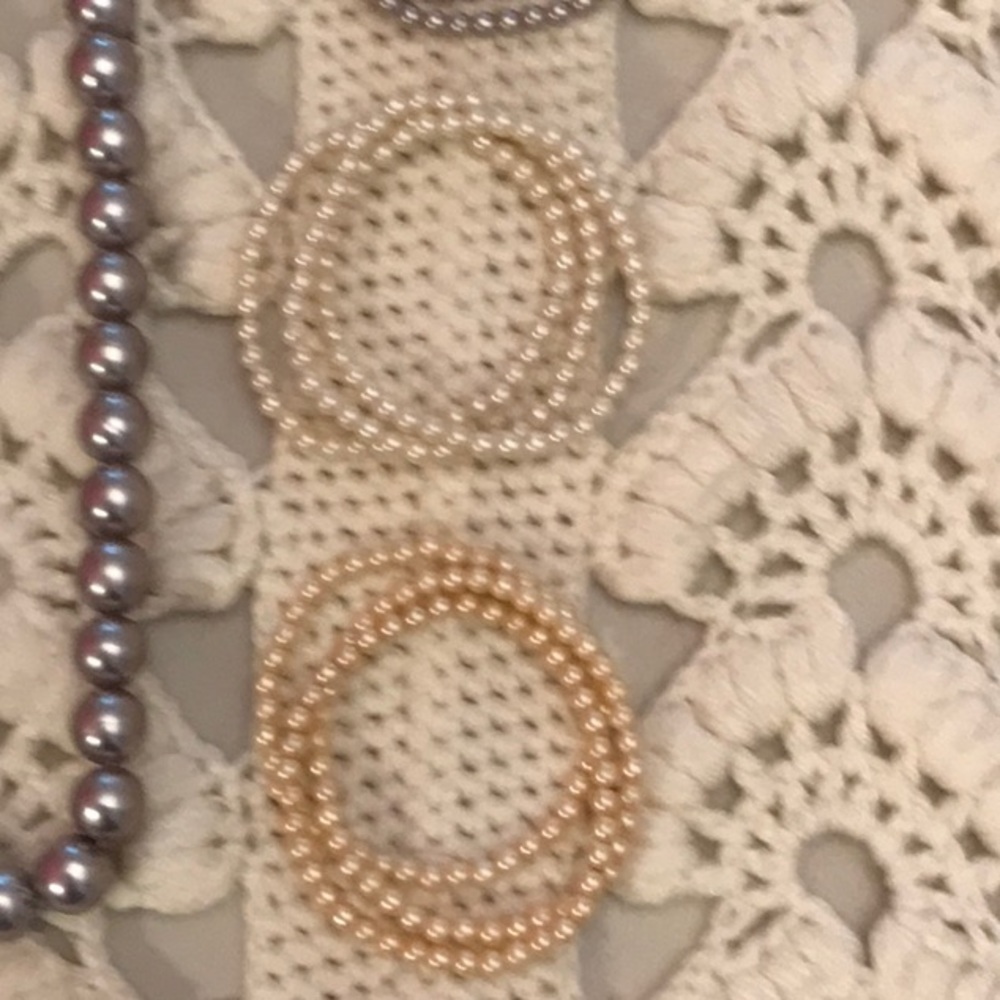 Faux Pearl Necklace & Bracelet Set - Picture 5 of 6